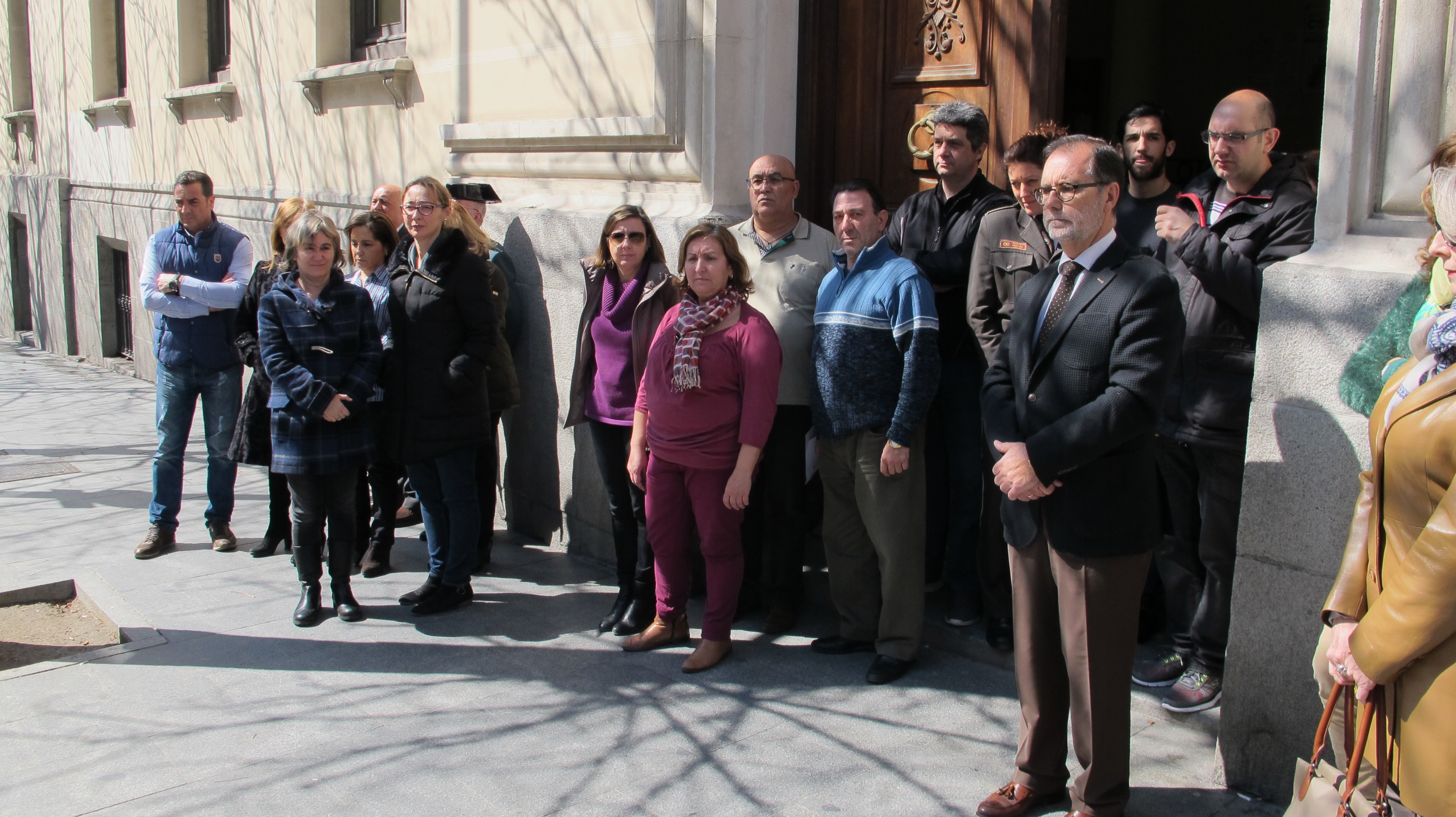 El TSJ de Madrid celebra un minuto de silencio en señal de respeto y duelo por las víctimas de los atentados de Bruselas